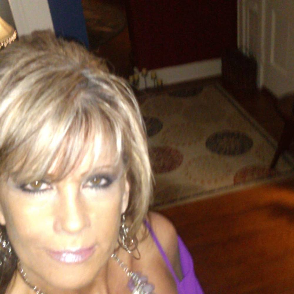 Meet your Posher, Debi